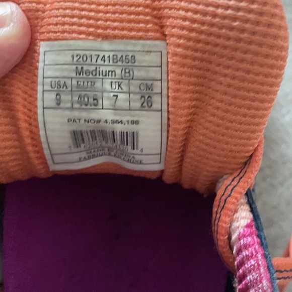 Brooks Adrenaline GTS 15 running shoe/sneaker Size 9. - Picture 8 of 10